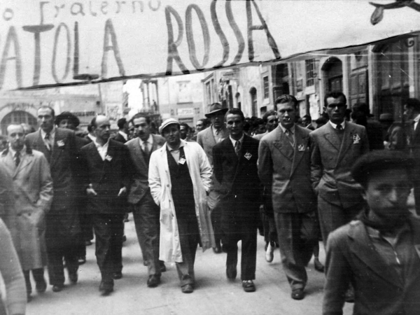 Dirigenti comunisti Pratola Peligna. Al centro Attilio Santilli
