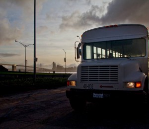 In viaggio in Messico su un vecchio Bus della compagnia petrolifera Chevron.
